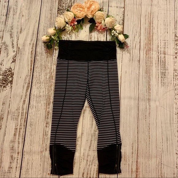 🦄 RARE Lululemon Parallel Stripe Runday Crops - Picture 11 of 16